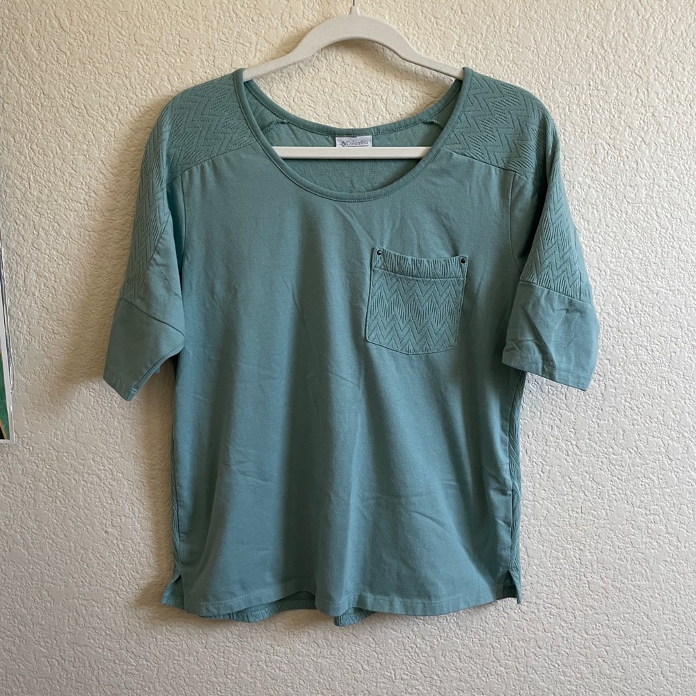 High quality detailed tee